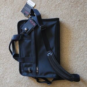 TUMI Black Slim Deluxe Portfolio Briefcase Bag Nylon with Leather Handles NEW